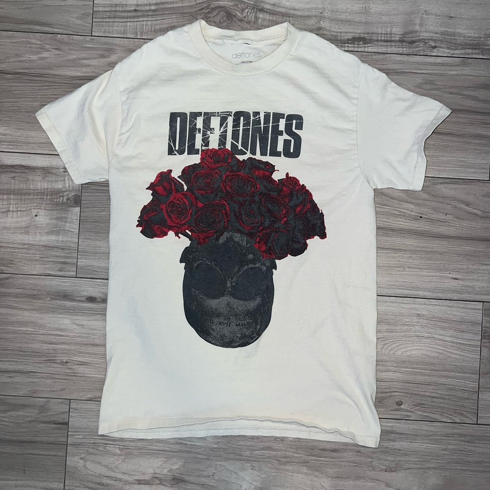 Defones Skull Roses Graphic Band T-Shirt Cream Size Small